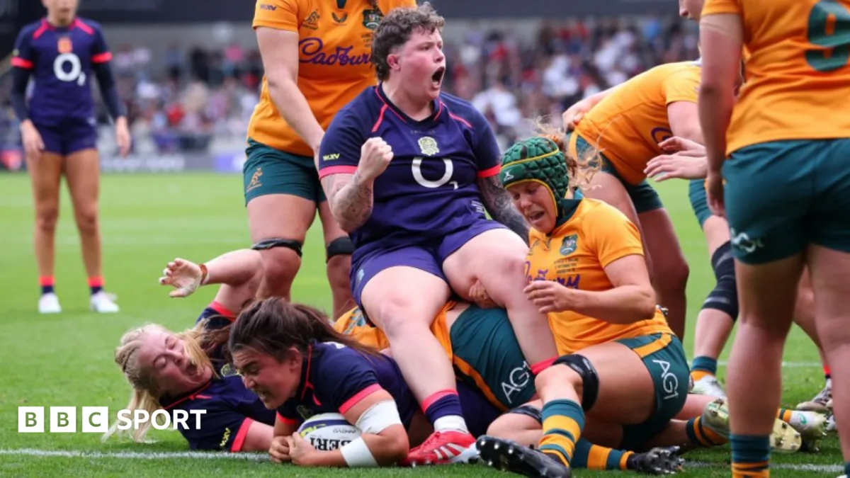 'Absolute joke' to be worried - Mitchell on England's response