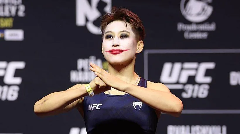 Wang Cong before her fight against Ariane da Silva in June 2025