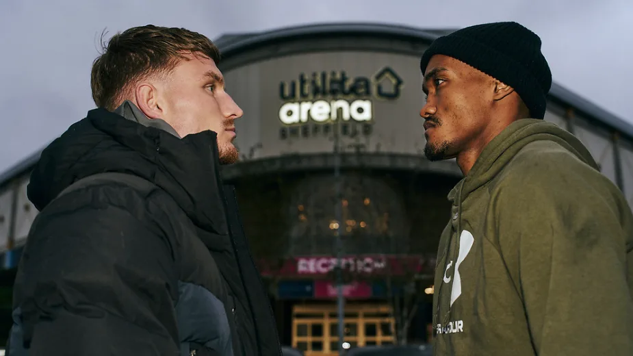 Dalton Smith and Alberto Puello face-off at the Utilita Arena in Sheffield