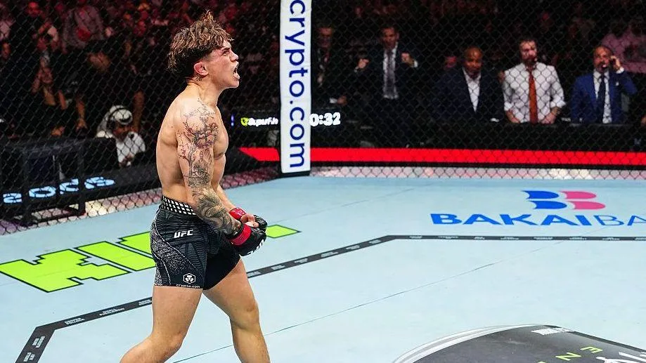 Lone'er Kavanagh celebrates winning at UFC 333