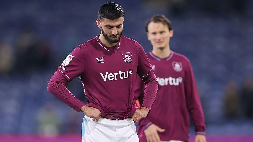 Armando Broja of Burnley looks dejected during the Championship match against Wolverhampton Wanderers