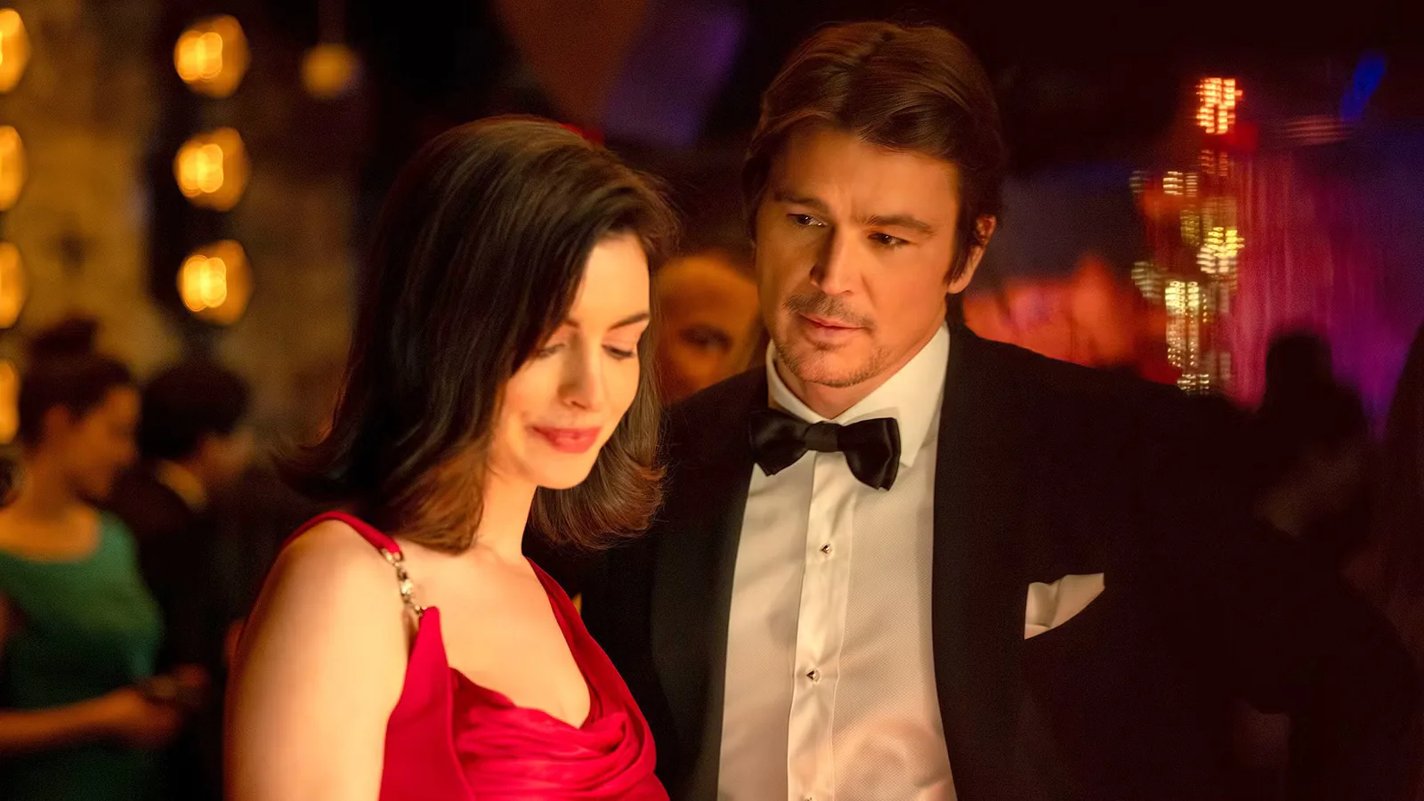 Anne Hathaway’s New Thriller Officially Removed From 500 Theaters
