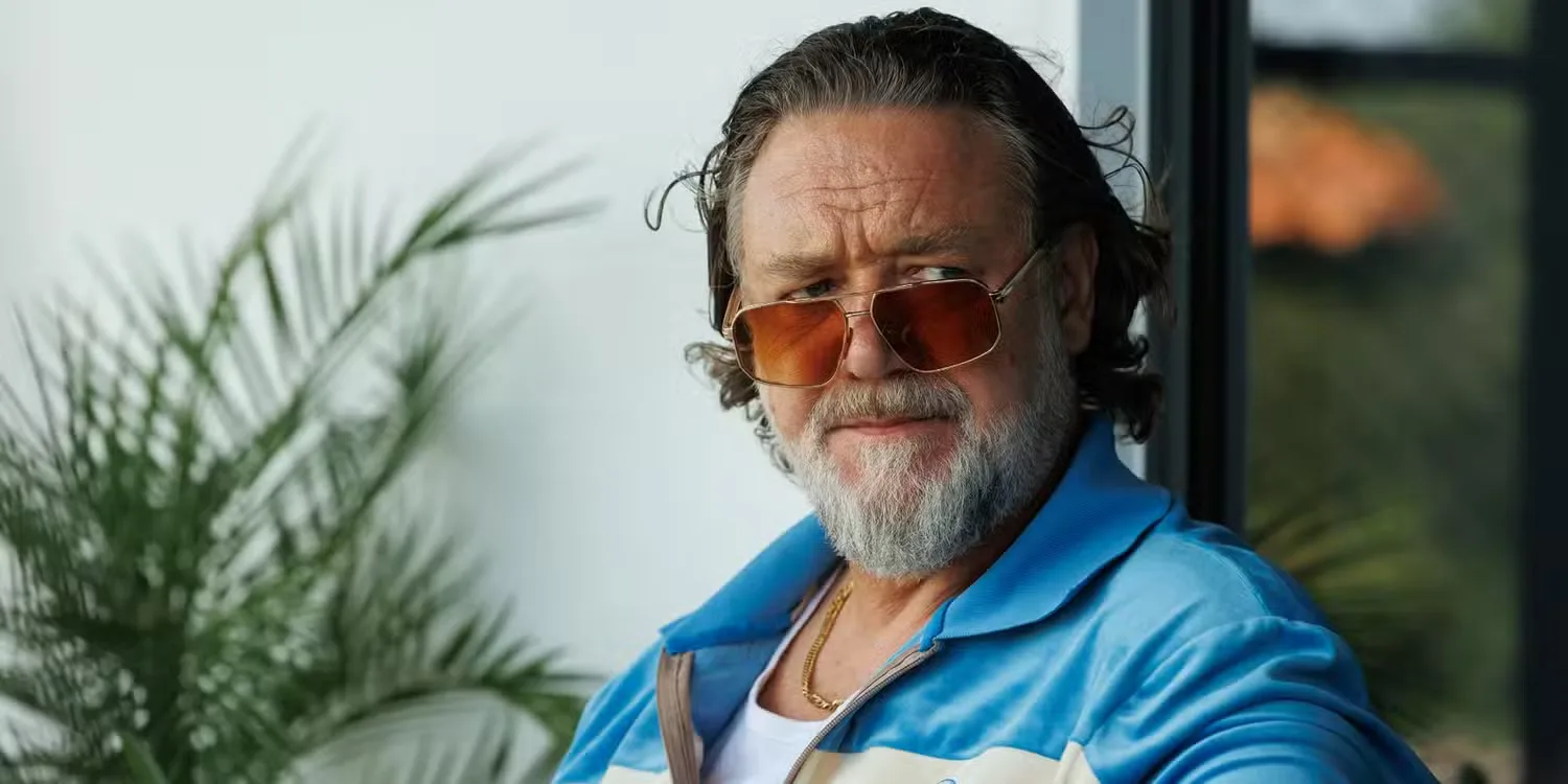 Russell Crowe wearing shades in The Get Out