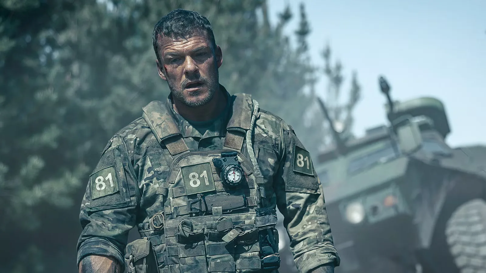 Netflix Officially Replaces 'Reacher's Alan Ritchson in New ‘Die Hard’-Style Action Movie