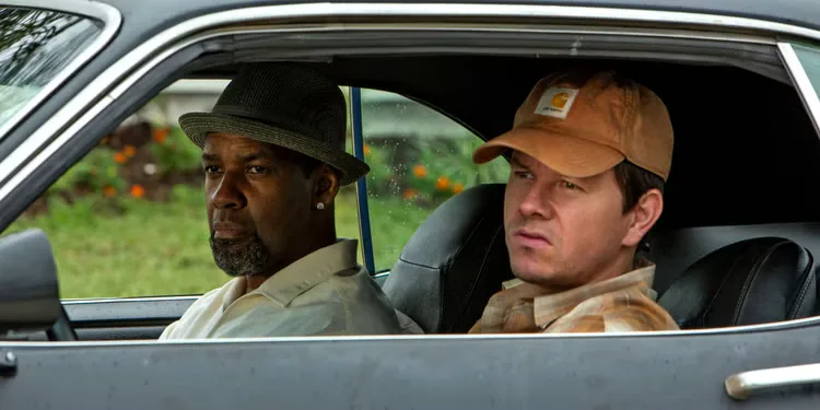Denzel Washington and Mark Wahlberg in 2 Guns