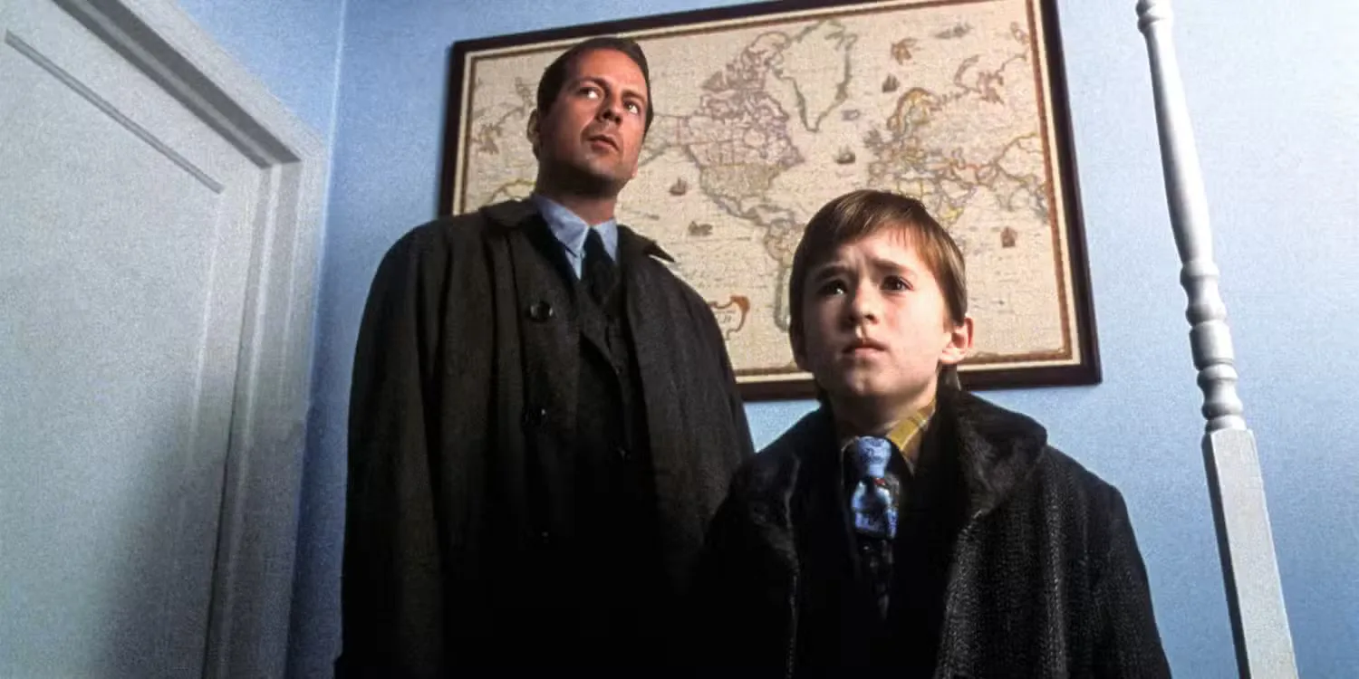 The-Sixth-Sense-Bruce-Willis-and-Haley-Joel-Osment