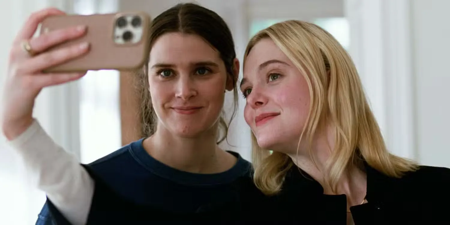 Inga Ibsdotter Lilleaas and Elle Fanning taking a selfie in Sentimental Value.