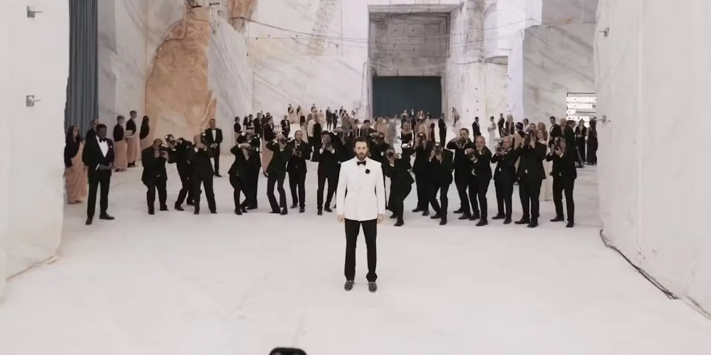 Chris Evans as Mike Tyler posing for photos in Sacrifice