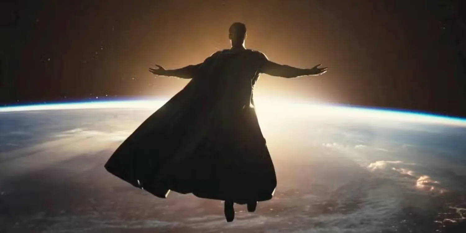 Zack Snyder's Justice League - 2021 - Superman hovers over Earth with his arms open