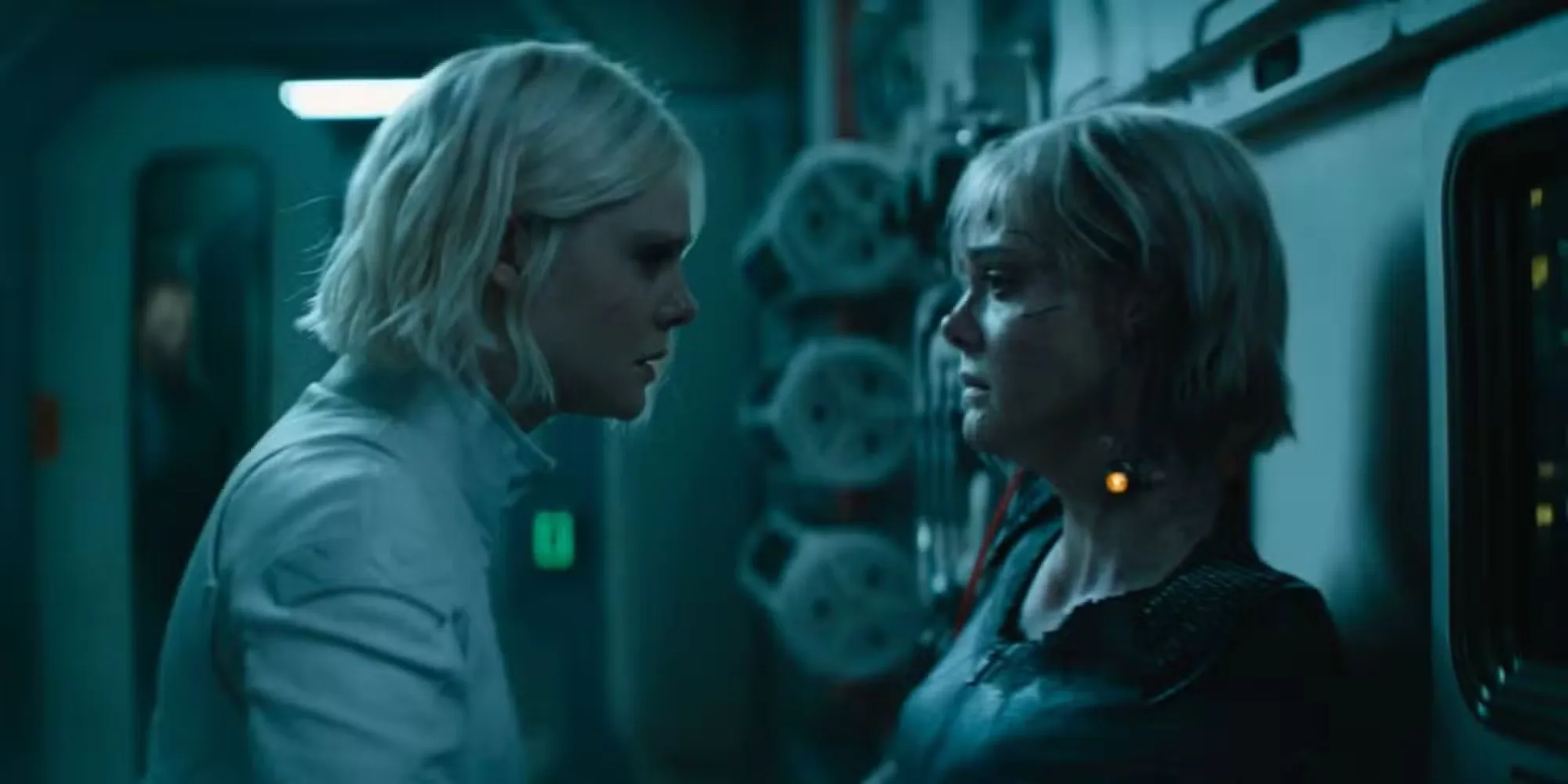Elle-Fanning-Predator-Badlands