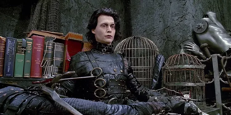 edward-scissorhands-repairs-self