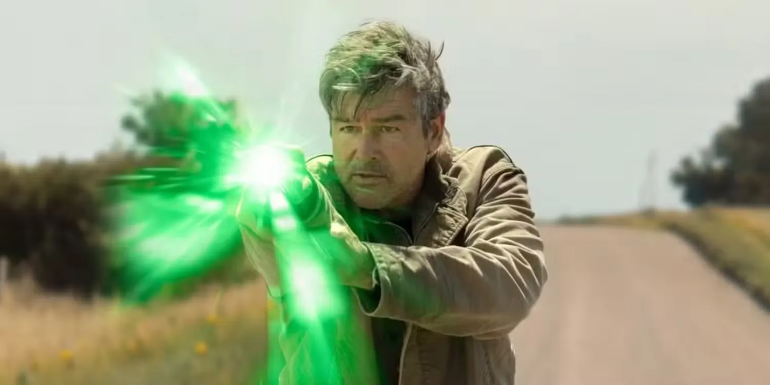 Kyle Chandler in Lanterns Episode 5