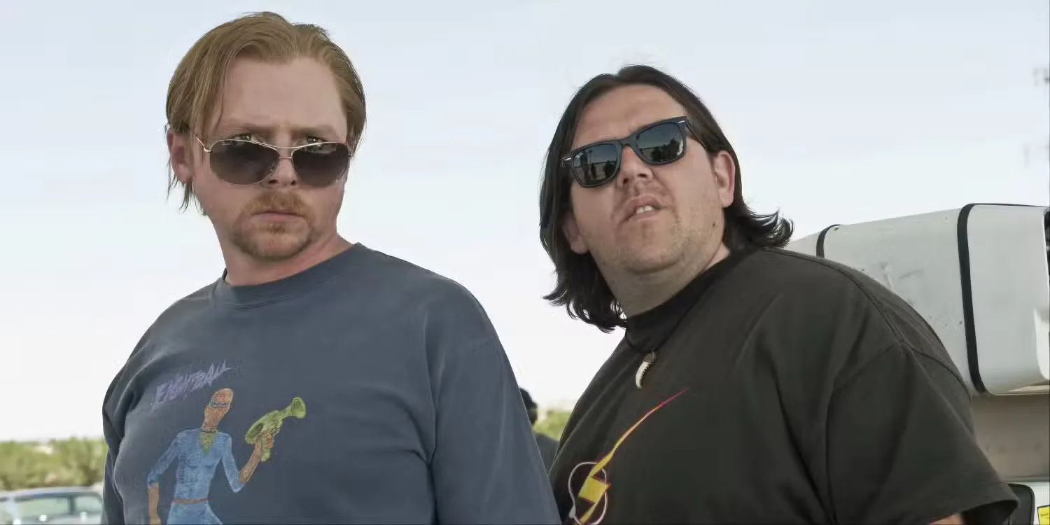 Simon Pegg as Graeme and Nick Frost as Clive looking into the distance in Paul
