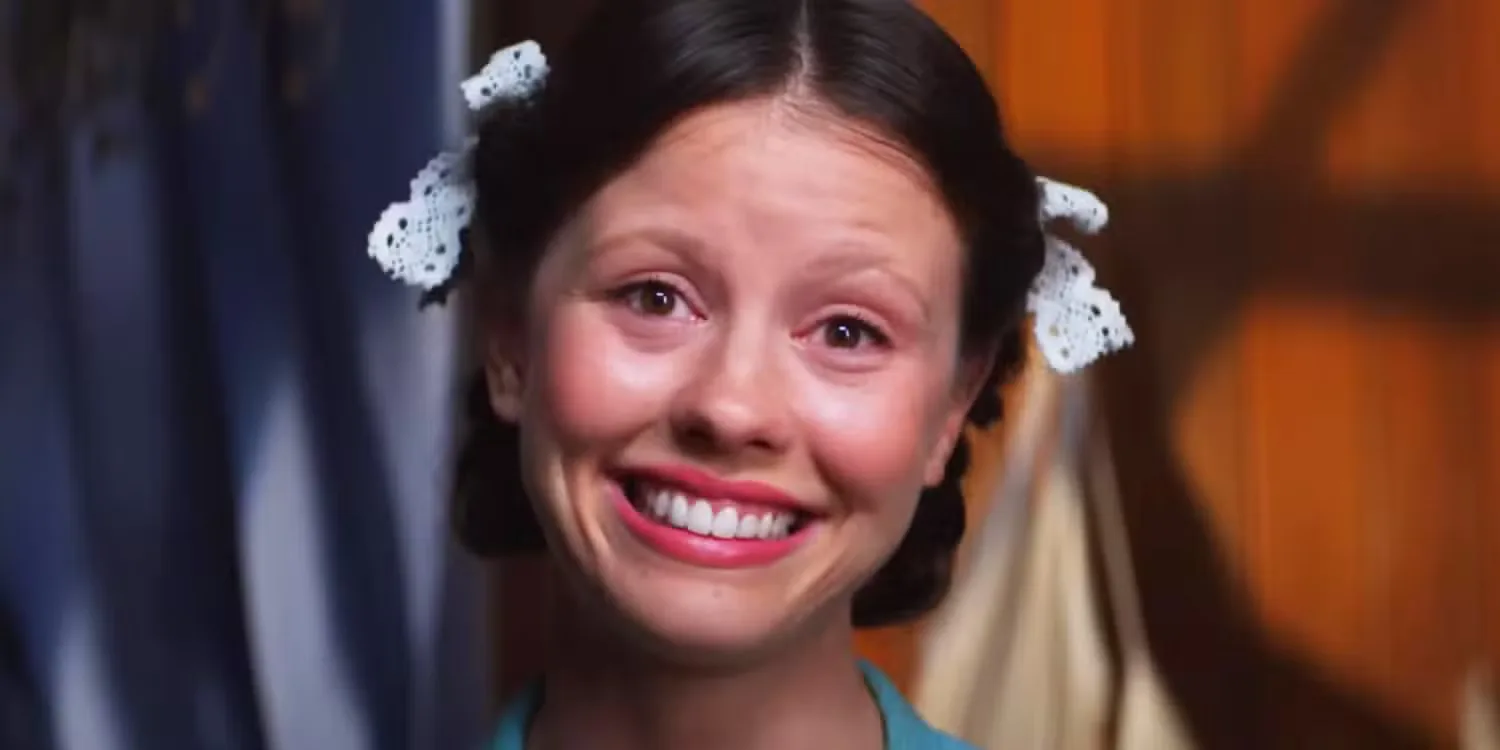 Mia Goth staring into the screen in 'Pearl'