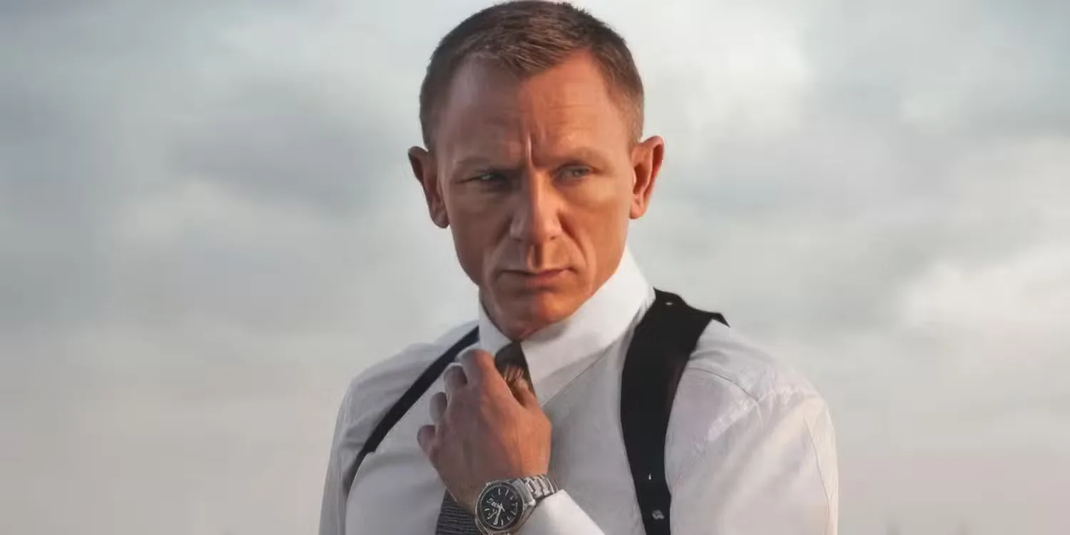 Daniel Craig poses as James Bond in Skyfall.