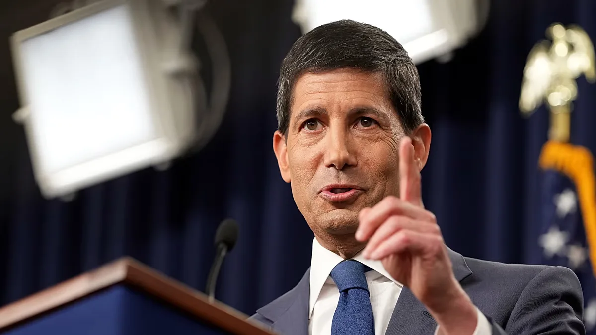 FILE. Federal Reserve Board Chairman Kevin Warsh speaks during a news conference in Washington, 29 July 2026