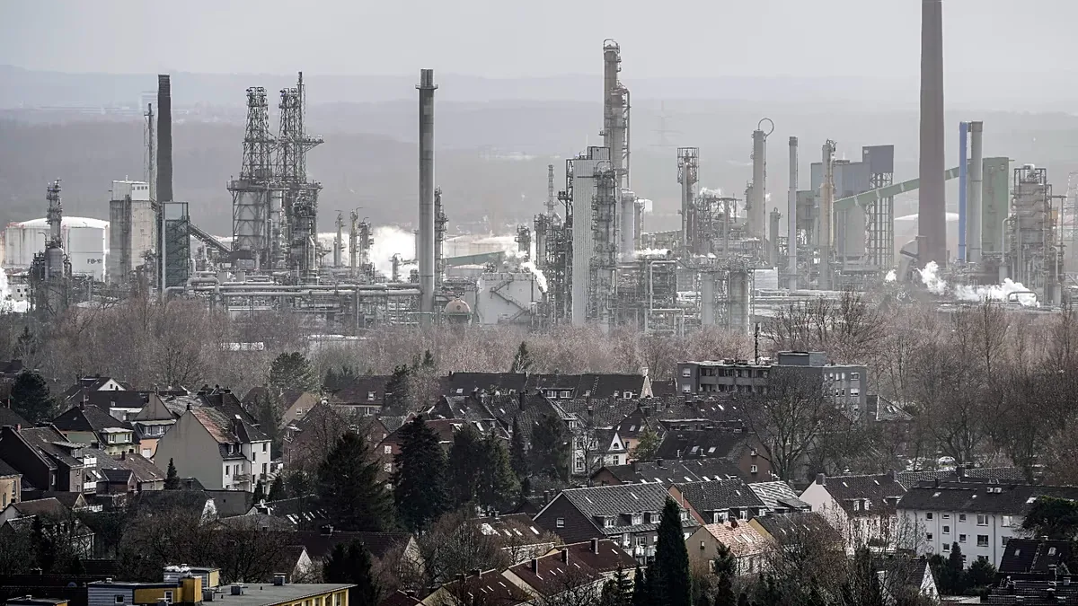 Germany's second largest refinery of BP in Gelsenkirchen, western Germany, Monday, Jan. 30, 2023.