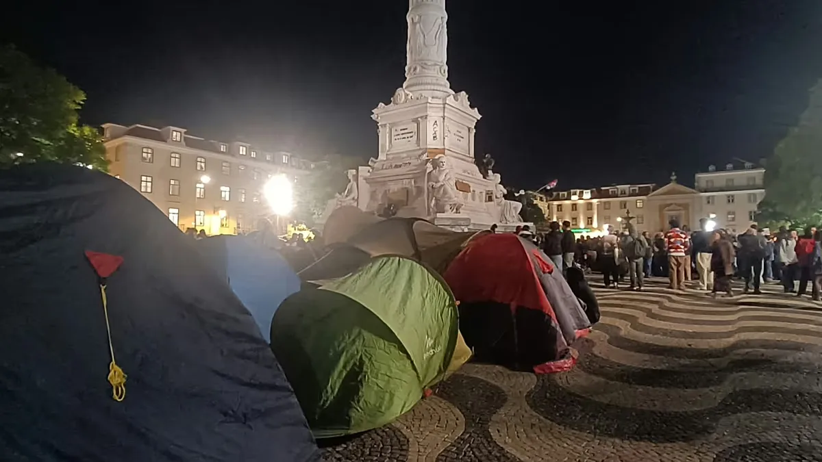 Tents at the Rossio camp in Lisbon set up after a protest against the housing crisis. 24.10.2026