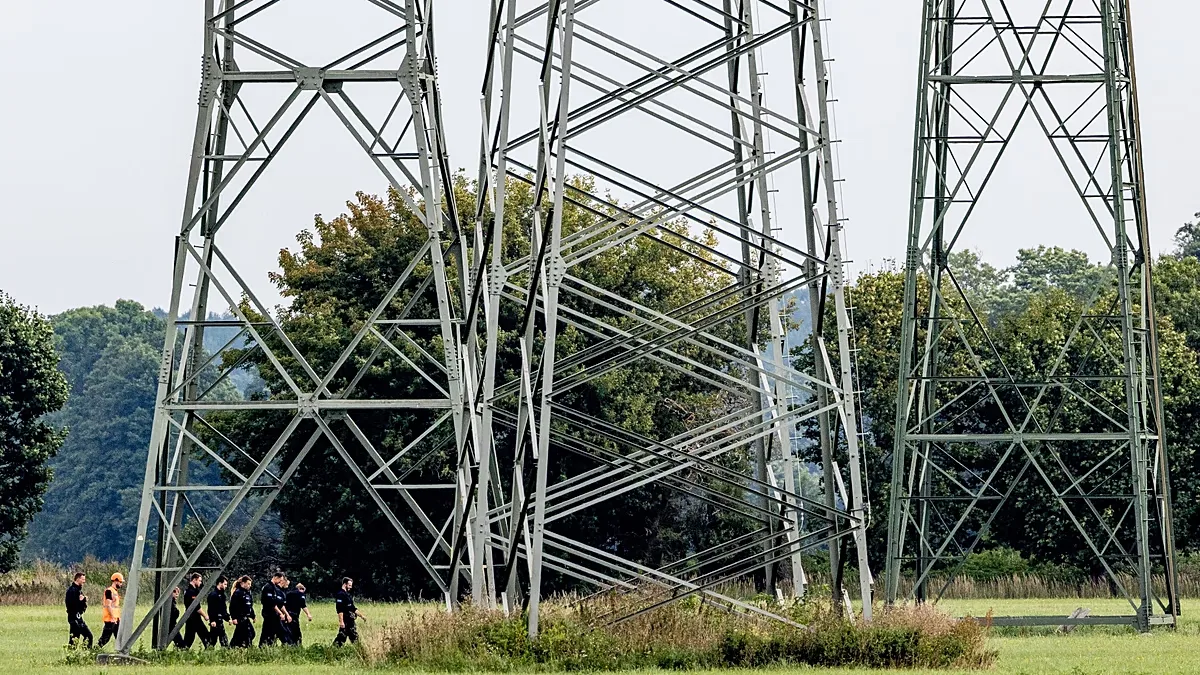 On 3 September 2026, police searched the area around the high-voltage lines near the Turnow-Preilack substation.