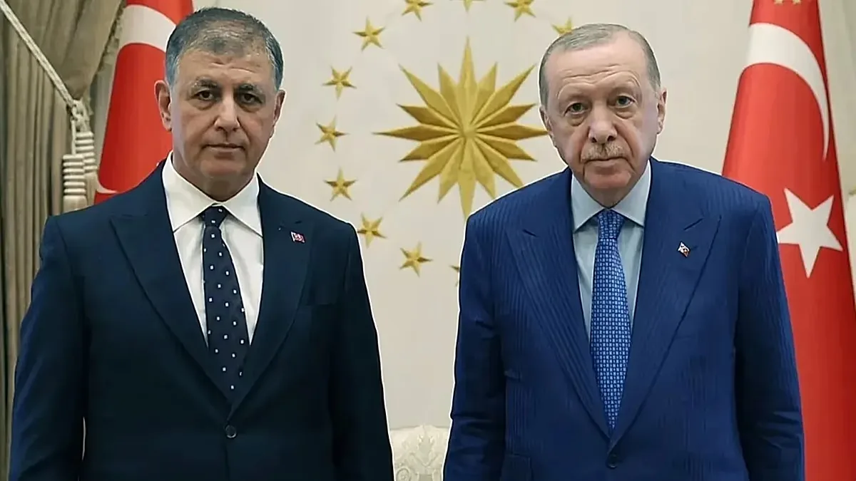 A photo from the meeting between Erdoğan and Tugay