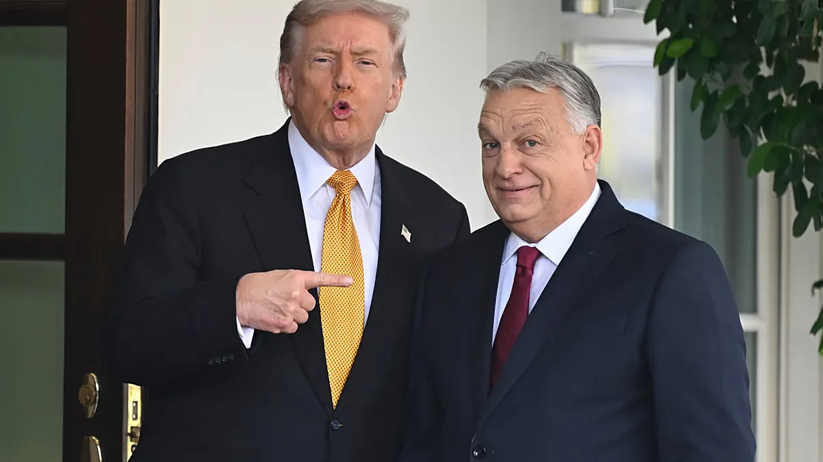 US President Donald Trump (left) welcomes Hungarian Prime Minister Viktor Orbán to the White House in Washington on 7 November 2025.