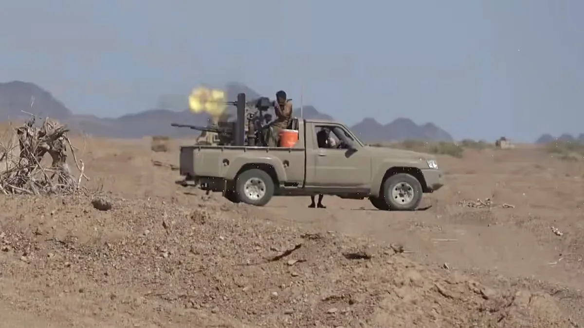 Fighting between Yemeni government forces and the Houthis in Taiz