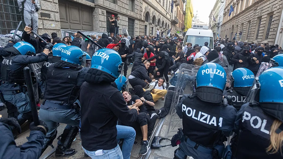 Clashes in Milan