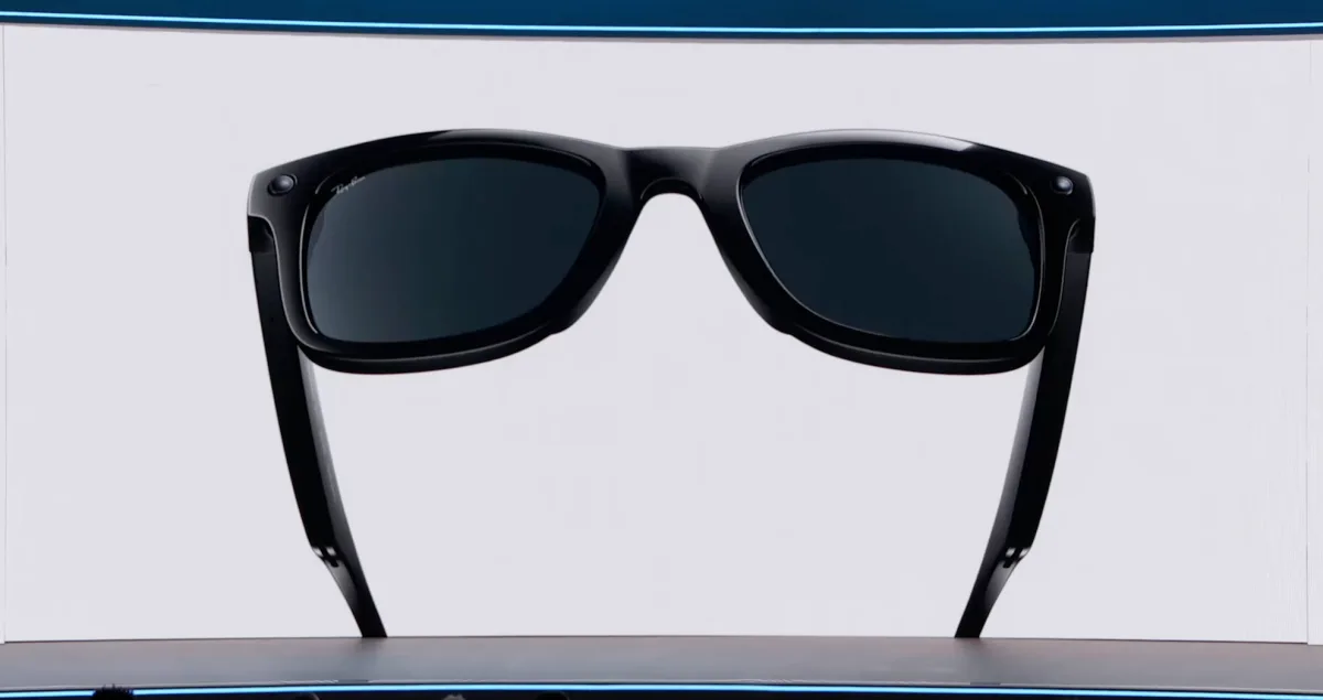 Meta introduces camera-free AI glasses